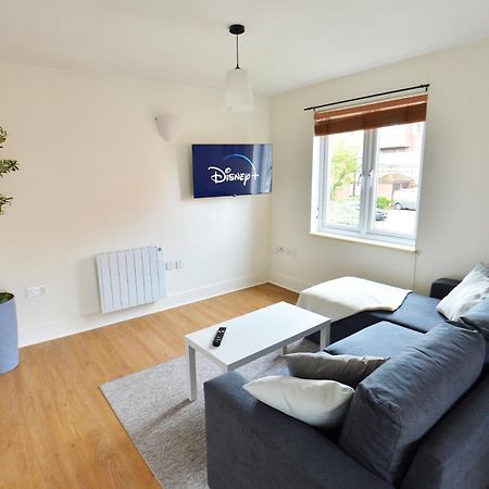 Stylish 2Br Flat - 2 Free Parking Spaces - Near Lgw Airport 크롤리 외부 사진