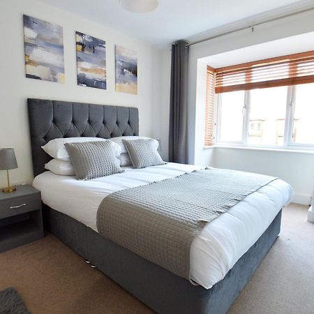 Stylish 2Br Flat - 2 Free Parking Spaces - Near Lgw Airport 크롤리 외부 사진