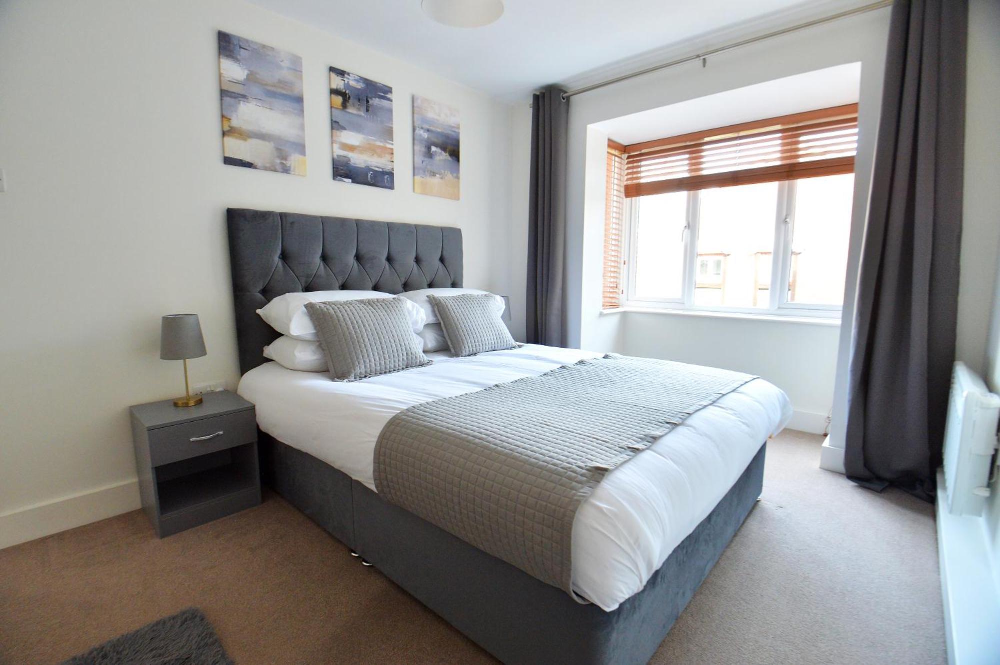 Stylish 2Br Flat - 2 Free Parking Spaces - Near Lgw Airport 크롤리 외부 사진