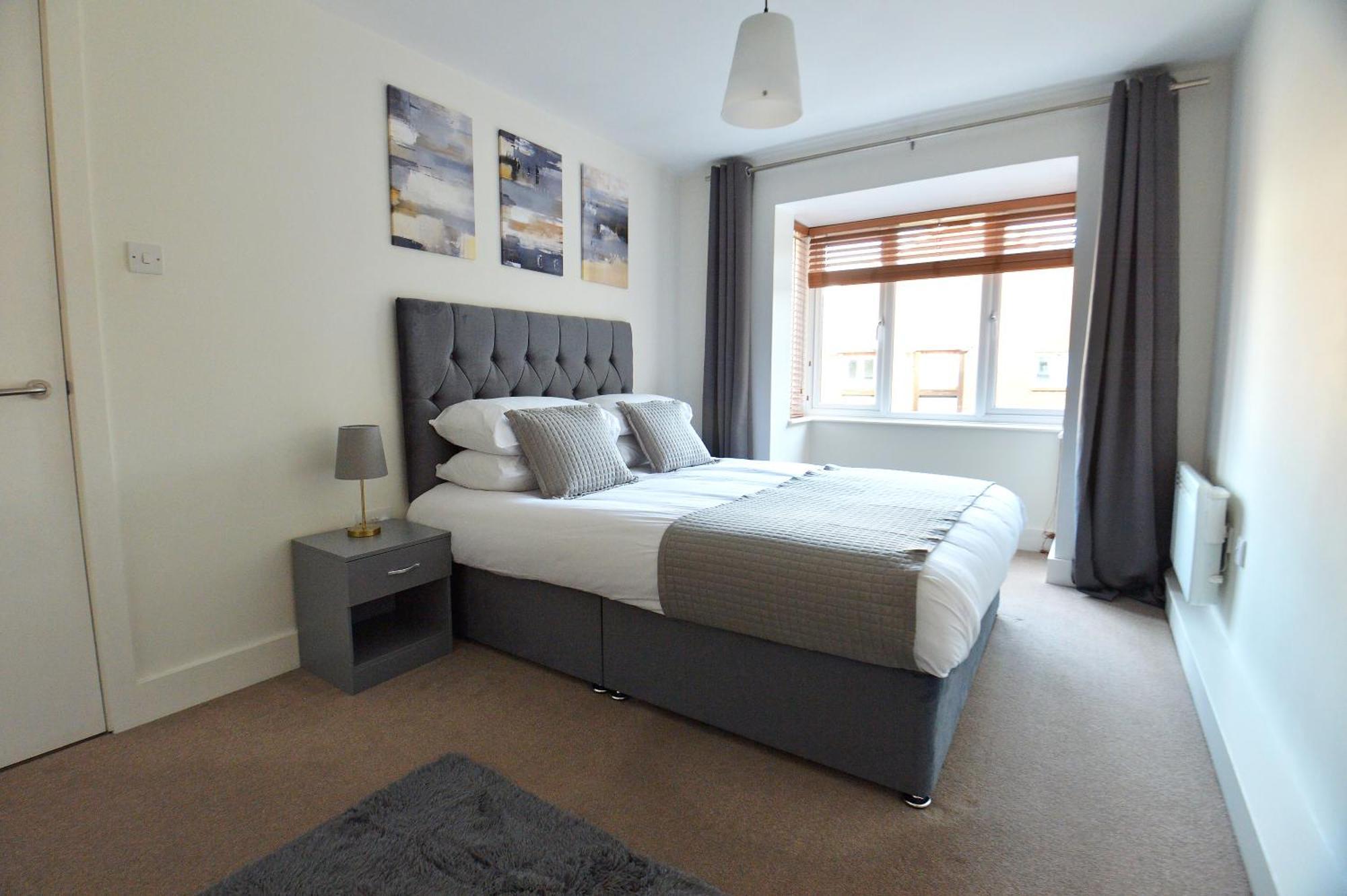 Stylish 2Br Flat - 2 Free Parking Spaces - Near Lgw Airport 크롤리 외부 사진
